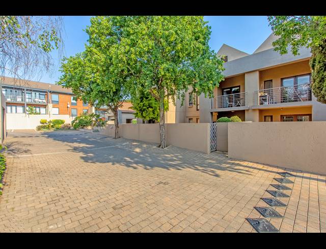 2 BEDROOM APARTMENT TO LET IN WOODMEAD